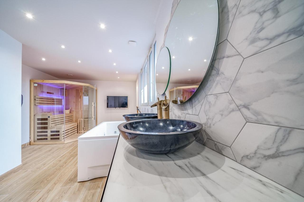 L'Evasion - Sauna Jacuzzi Cinema Tours Luaran gambar