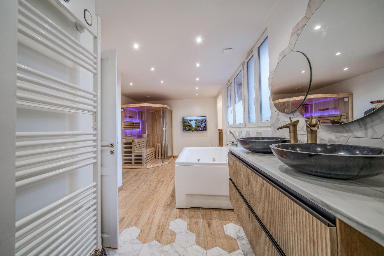 L'Evasion - Sauna Jacuzzi Cinema Tours Luaran gambar