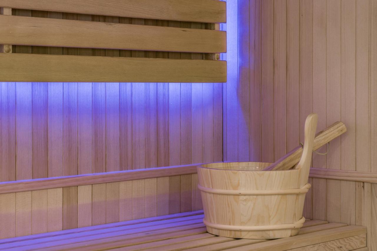 L'Evasion - Sauna Jacuzzi Cinema Tours Luaran gambar