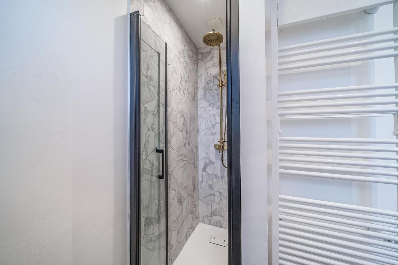 L'Evasion - Sauna Jacuzzi Cinema Tours Luaran gambar