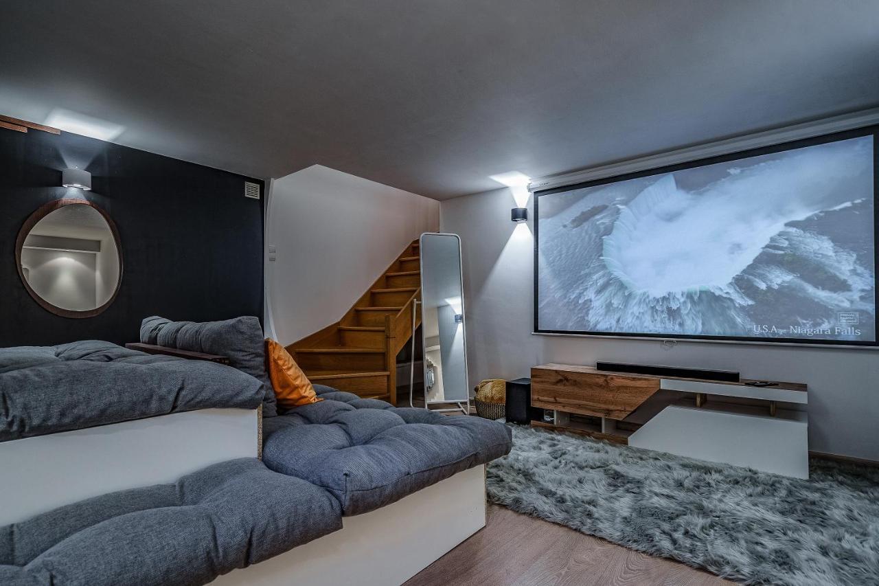 L'Evasion - Sauna Jacuzzi Cinema Tours Luaran gambar
